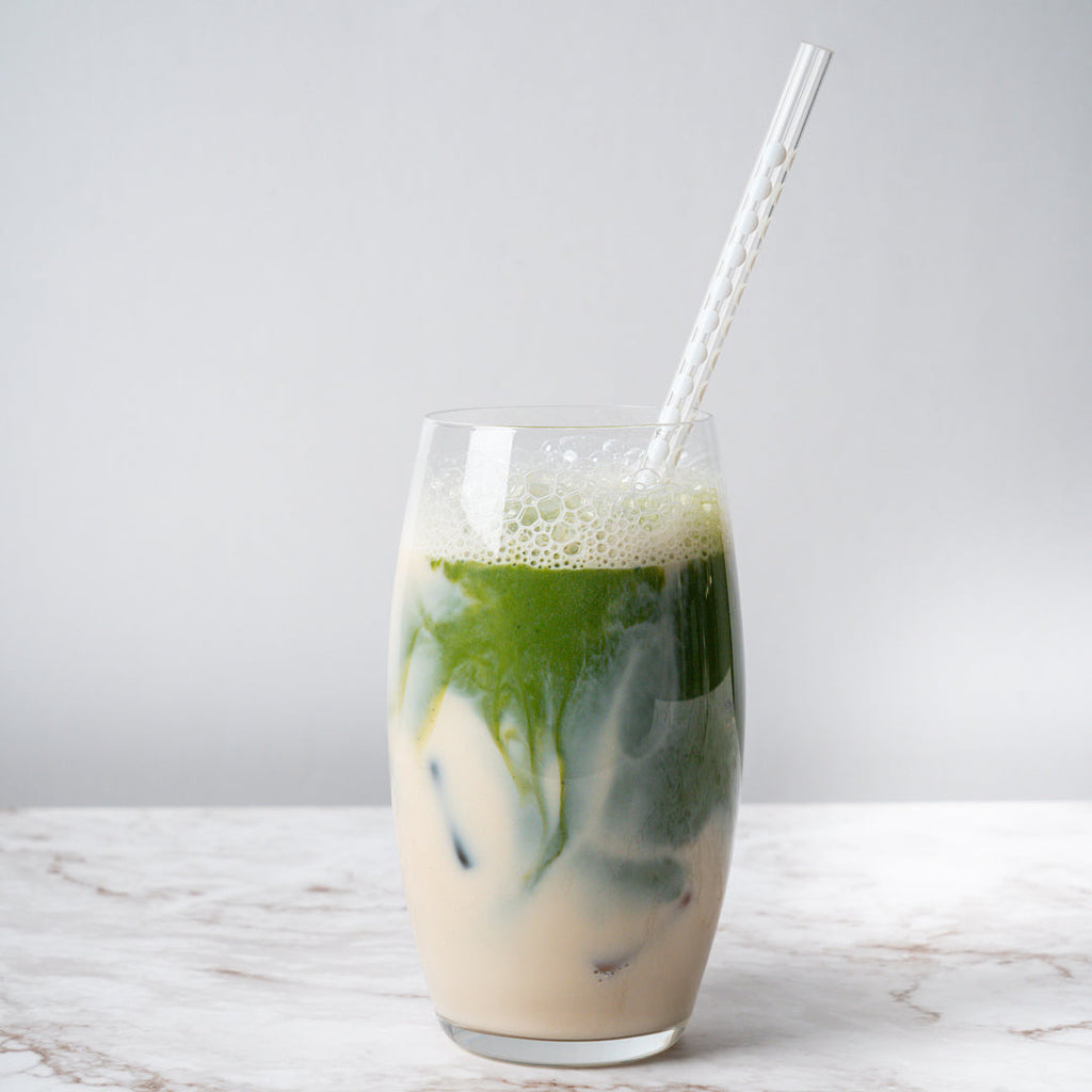 Iced Matcha Latte de Vainilla: el consentido de tus tardes calurosas