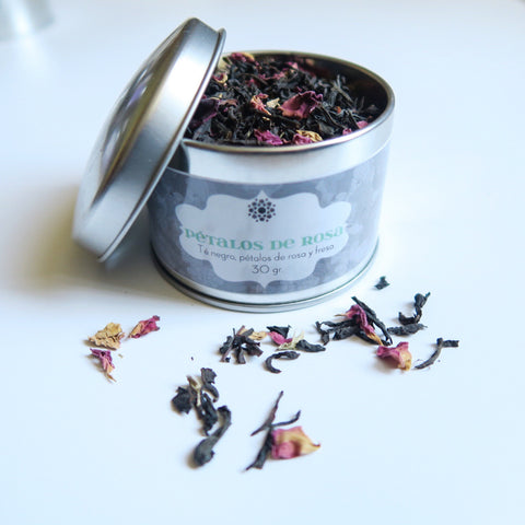 Té negro fresa y pétalos de rosa